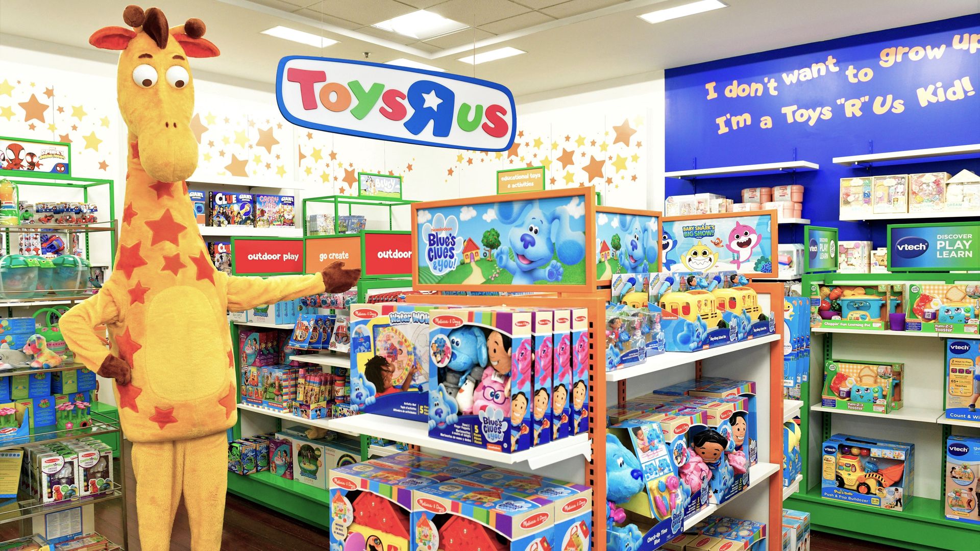 Toys R Us shop in Macy's store with Geoffrey the Giraffe