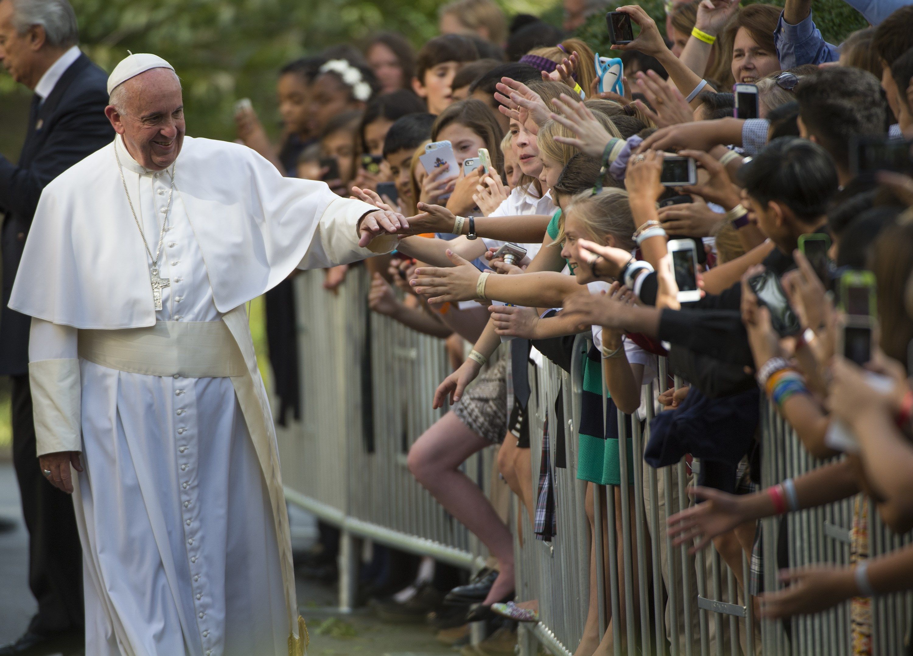 Pope Francis shakes hands of public well-wishers in D.C.