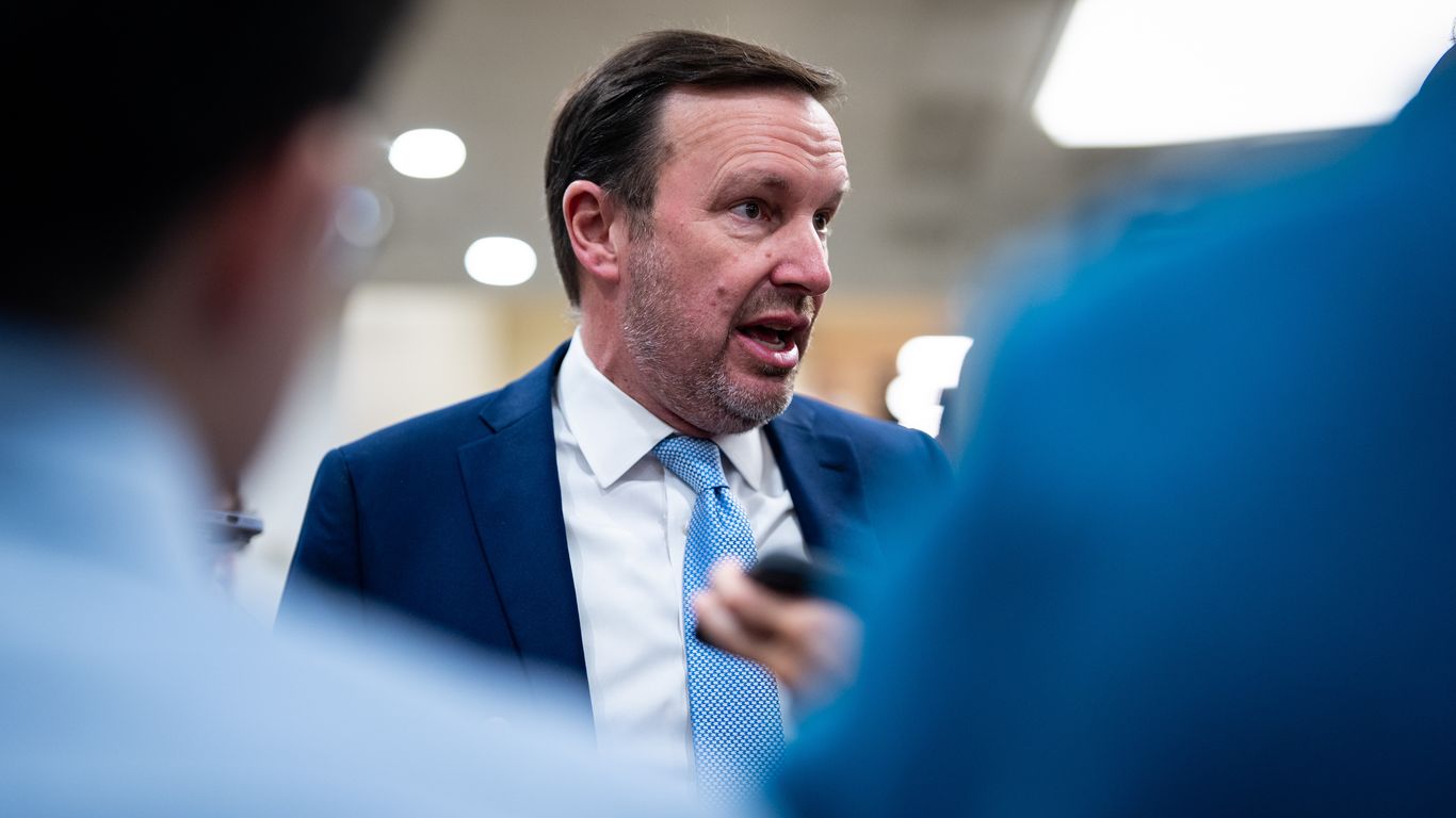 Inside Democrats' new push to handcuff ICE