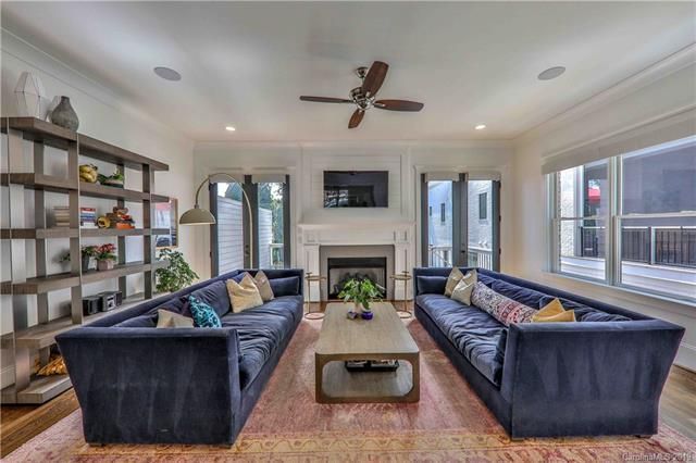 804 Ideal Way living room