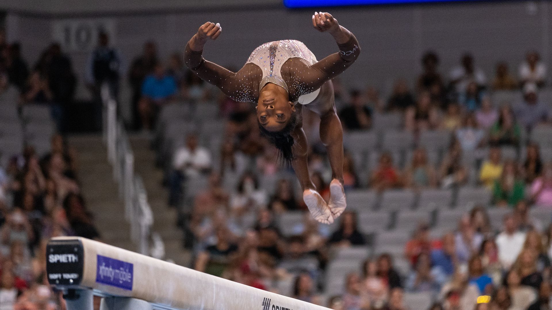  Simone Biles performs her beam routine during the 2024 Xfinity U.S. Gymnastics Championships at Dickies Arena on June 2, 2024 in Fort Worth, Texas.