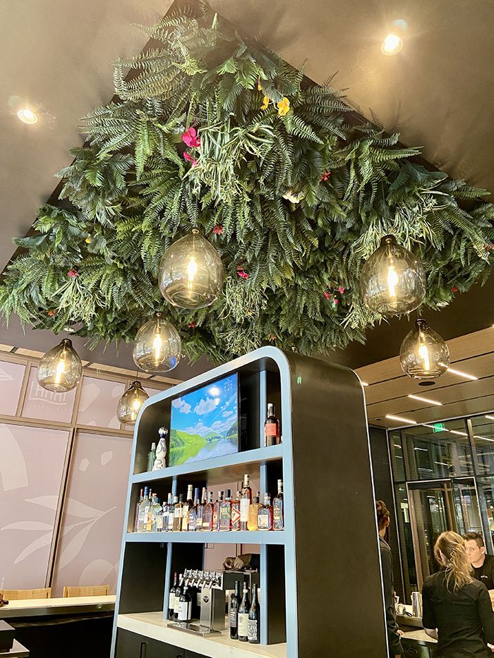 Lanai Terrace Bar off Tryon Street. Photo: Ashley Mahoney/Axios