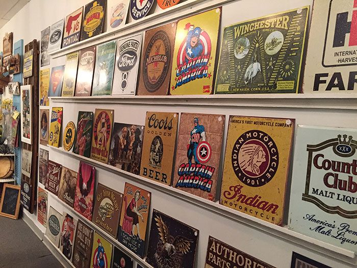 Farmhouse-Market signs