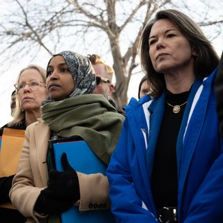 How the Trump admin used a funding trick to keep lawmakers out of an ICE detention center