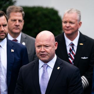 Democrats' rift with unions erupts as shutdown pain worsens