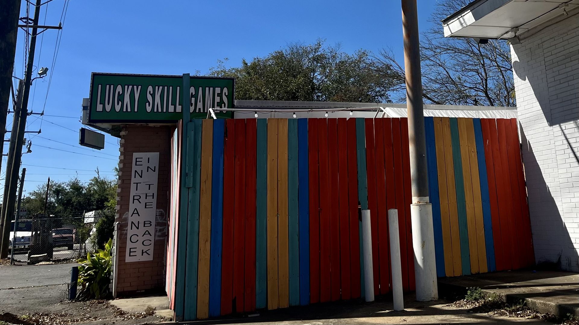 Lucky Skill Games sign