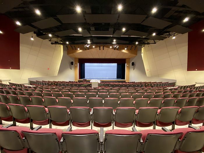 West Charlotte auditorium. Photo: Ashley Mahoney/Axios 
