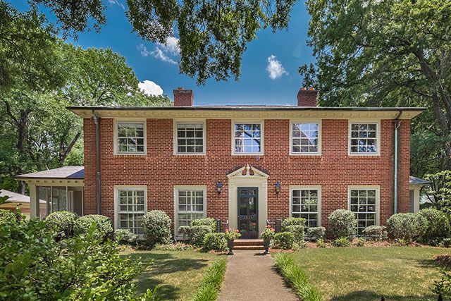 2524 Oxford Place exterior