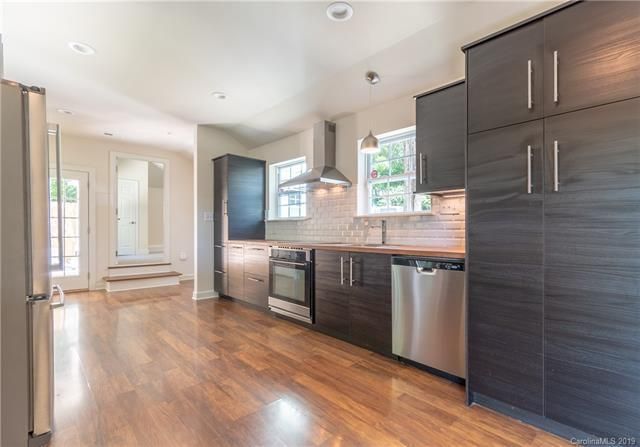 2314 Wolfe St. kitchen