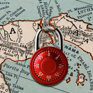 Scoop: Trump expecting favorable Panama Canal ruling to further "Donroe Doctrine"