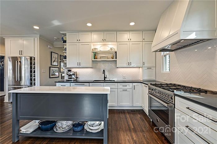 1916 8th St.   kitchen