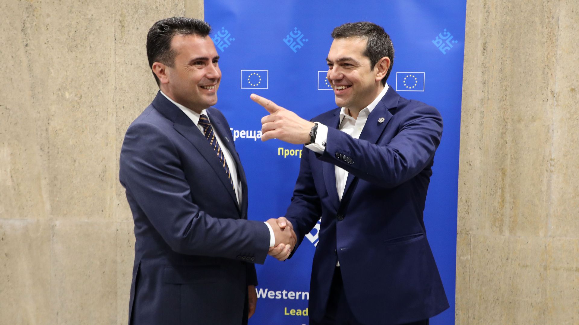 Greece's Prime minister Alexis Tsipras (R) and Macedonia's Prime Minister Zoran Zaev  