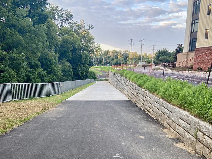 B2T behind 5115 Park Place. Photo: Ashley Mahoney/Axios 