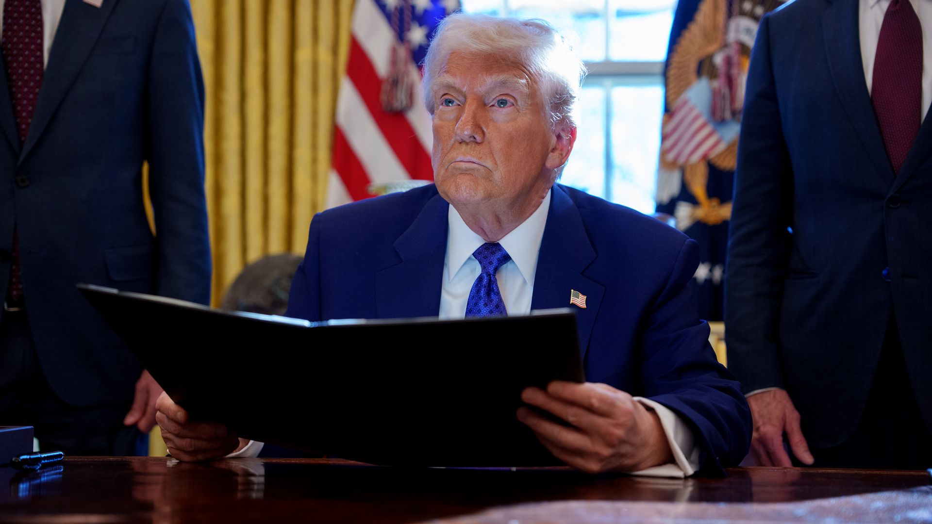 Supreme Court delays Trump's firing of agency head