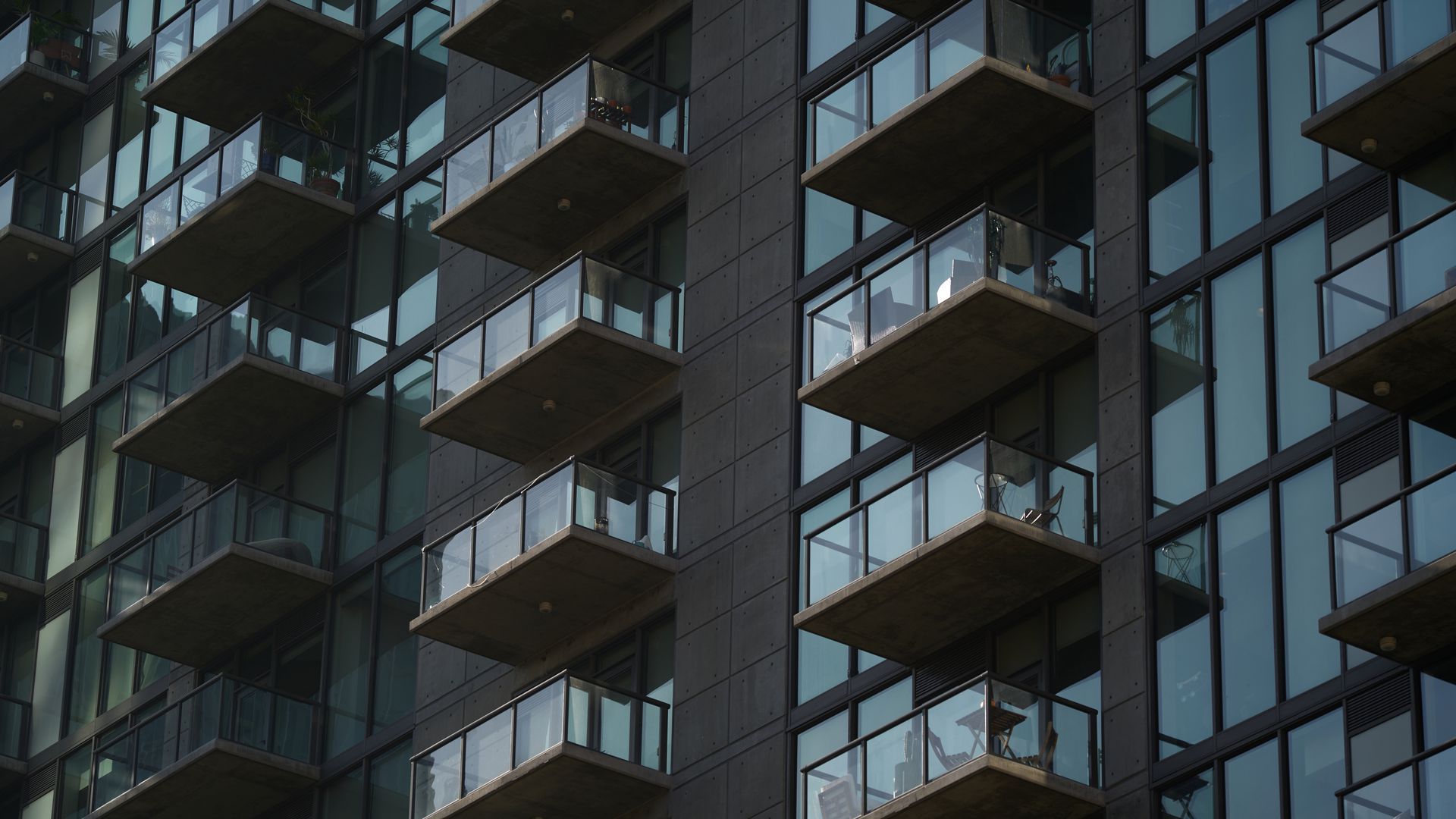 Picture of an apartment building