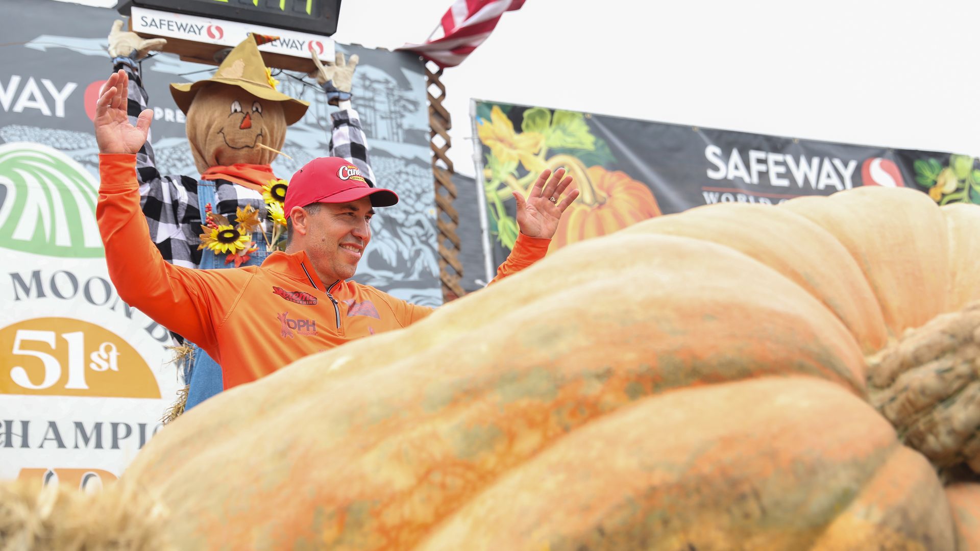 Pumpkin world champion: Minnesotan wins weigh-off with 2,471-pound