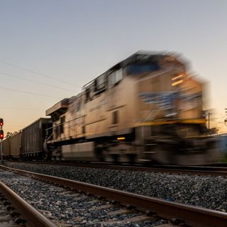 Congressional leaders vow to consider bill to avoid rail strike
