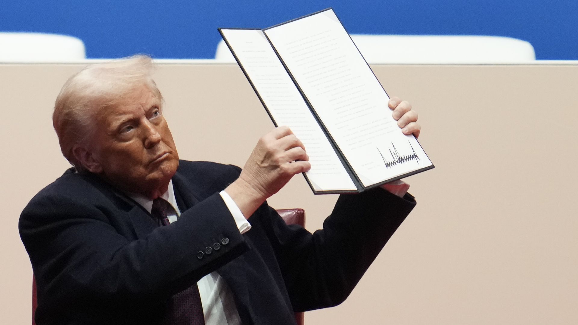 trump holding exec order