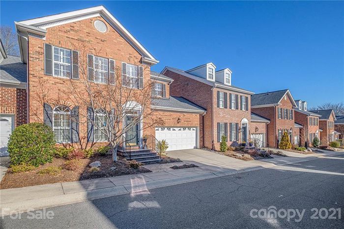 9405 Bonnie Briar Circle