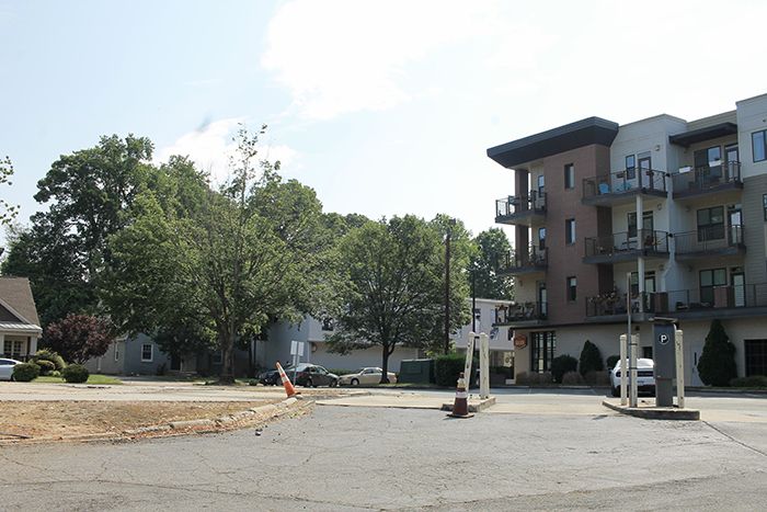 Levine Properties rezone approximately 0.94 acres located at the southeast intersection of Commonwealth Avenue and The Plaza, north of East Independence Boulevard Photo: Alexandria Sands/Axios