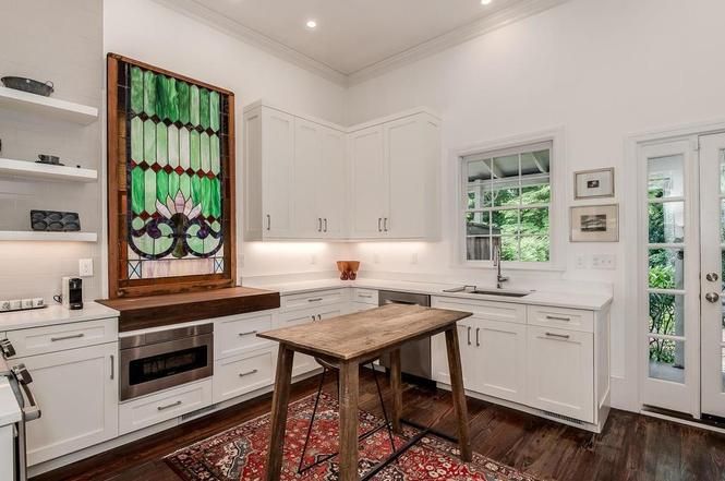 314 W 8th St kitchen 1