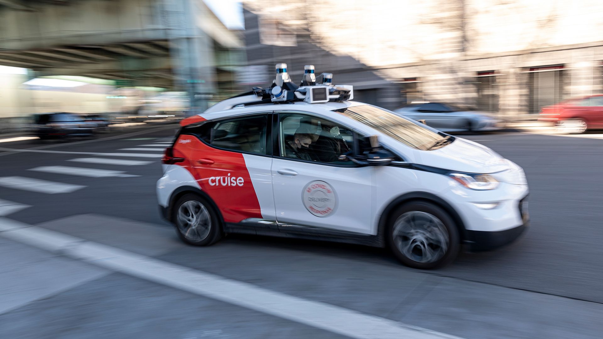 A Cruise vehicle in San Francisco, California, U.S., on Wednesday Feb. 2, 2022. Photo: David Paul Morris/Bloomberg via Getty Images