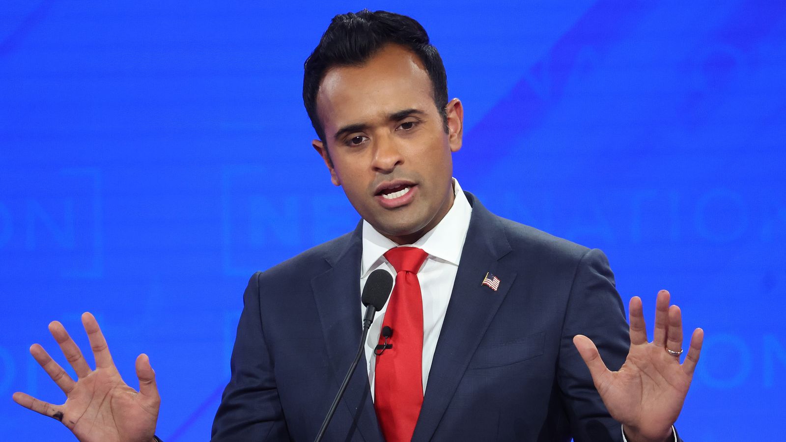 Vivek Ramaswamy Suspends 2024 Presidential Campaign, Endorses Trump