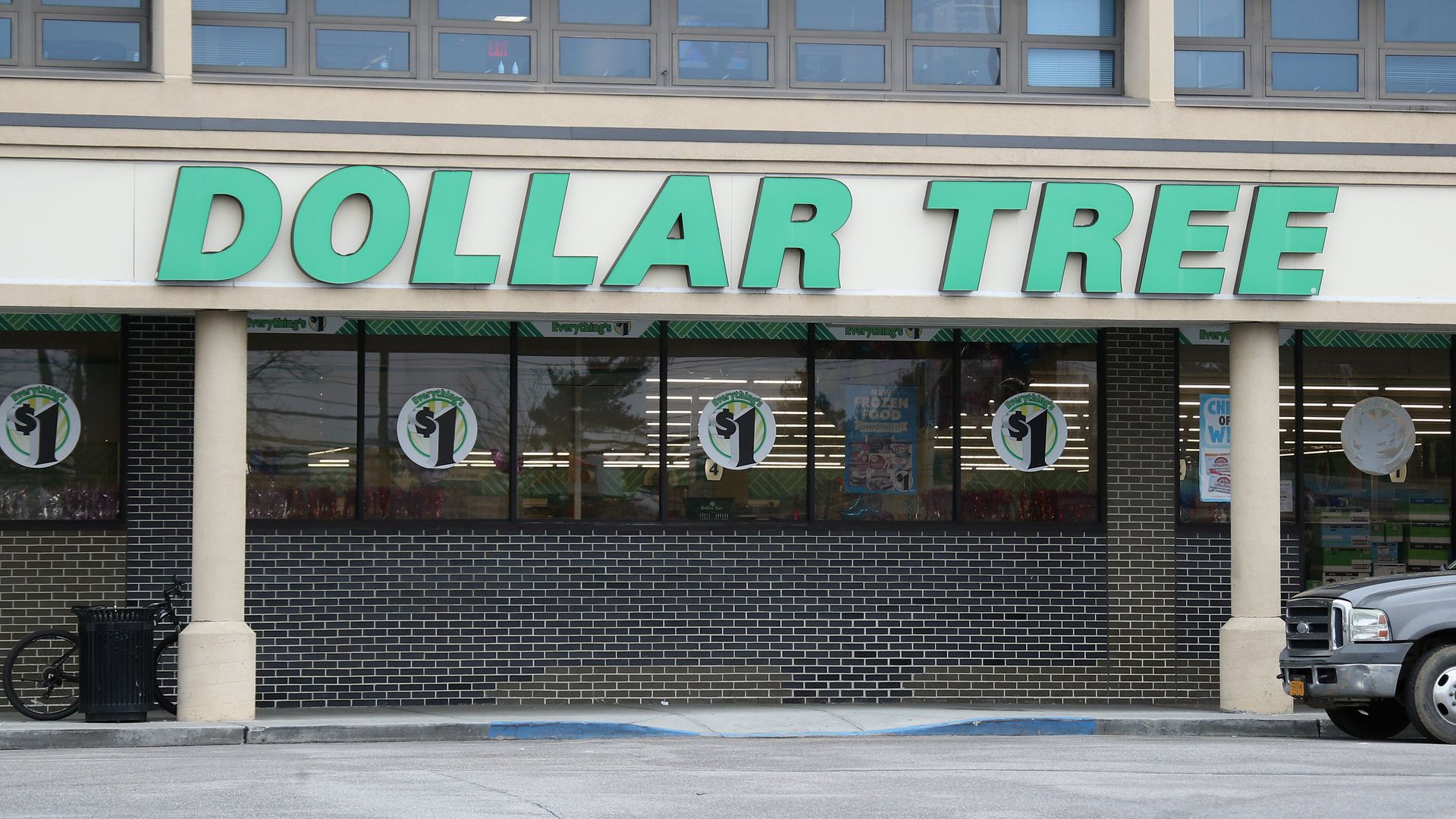 Dollar Tree storefront