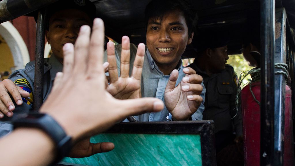 Myanmar Prosecutors Seek To Charge Reuters Reporters Covering Rohingya Crisis