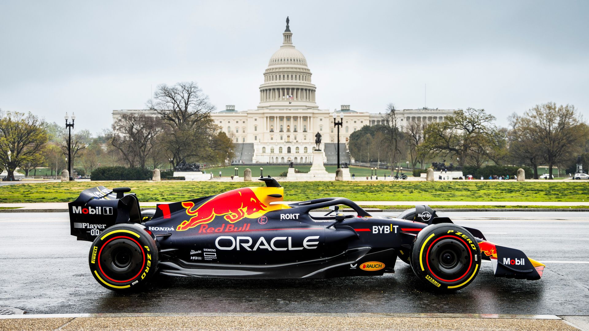 A Formula One car in front of the U.S. Capitol. 