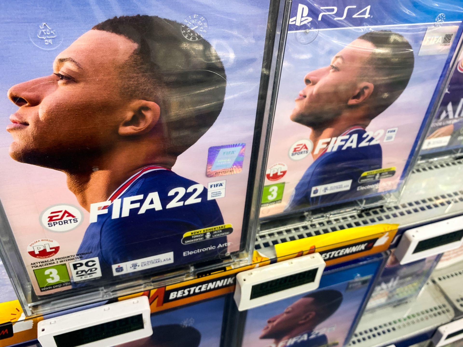 EA halts sale of Russian items in FIFA Ultimate Team