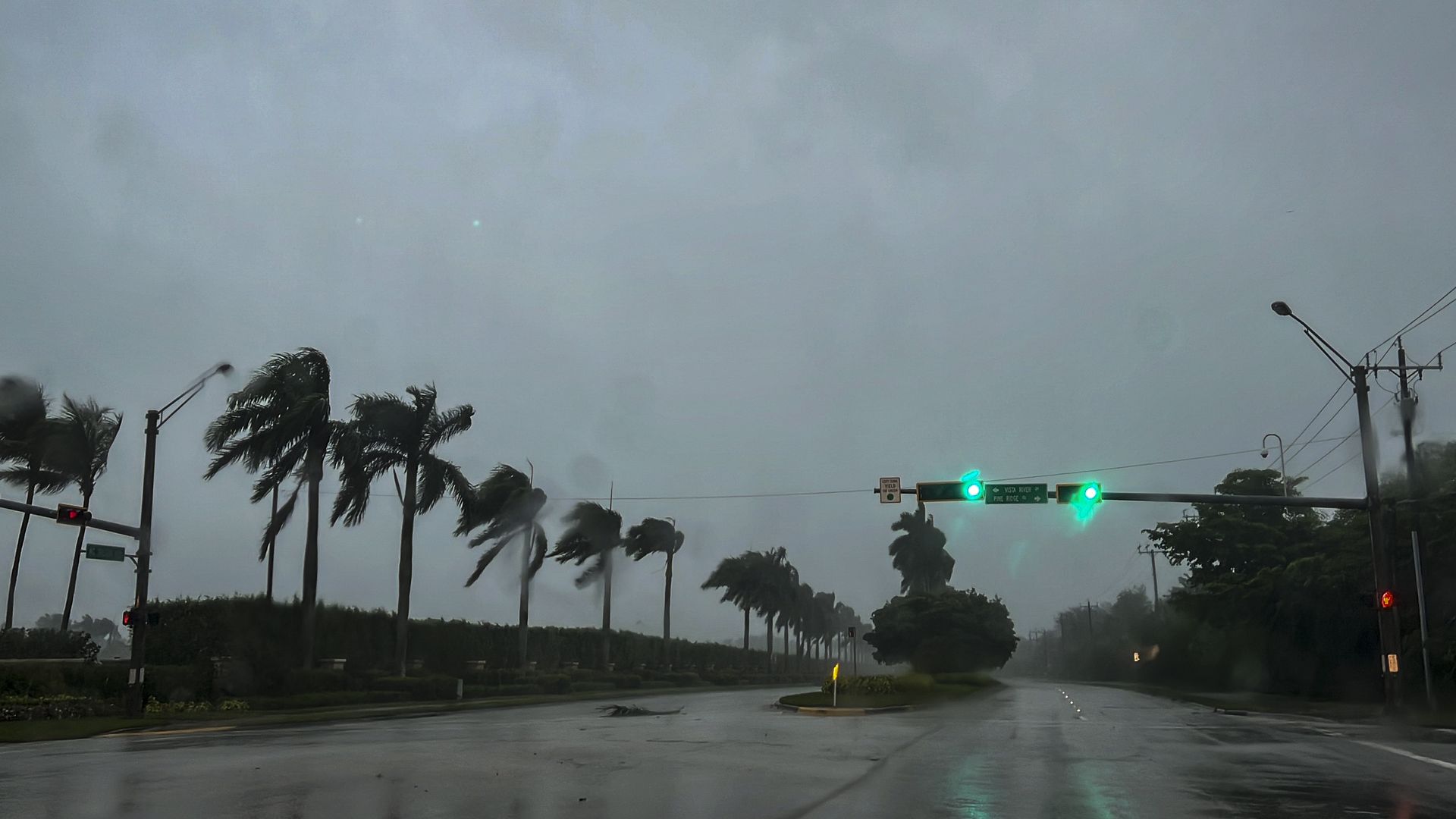 An empty street intersection ahead of Hurricane Ian in Fort Myers, Florida, US, on Wednesday, Sept. 28, 2022