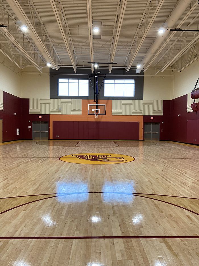 West Charlotte auxiliary gym. Photo: Ashley Mahoney/Axios 