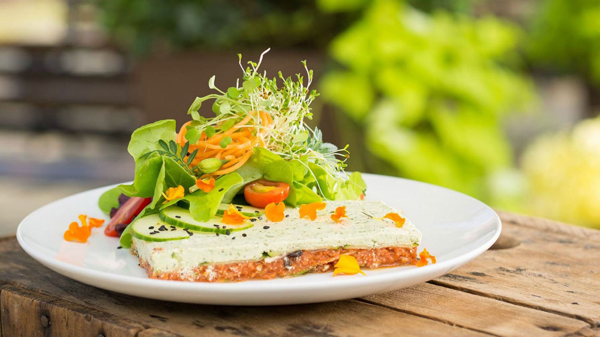 lunas-living-kitchen