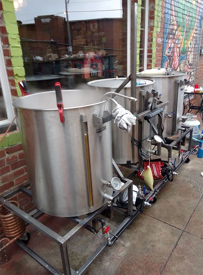 salud-brewing-outdoors