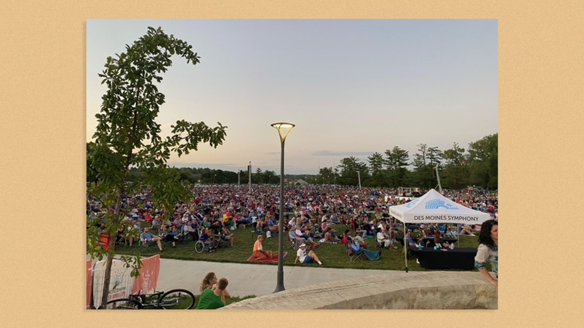 A photo of the Des Moines Symphony.