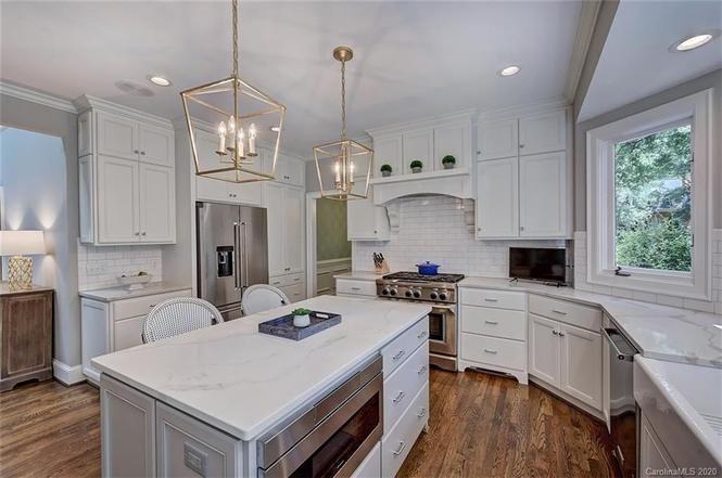 5610 Colony Rd kitchen cabinets