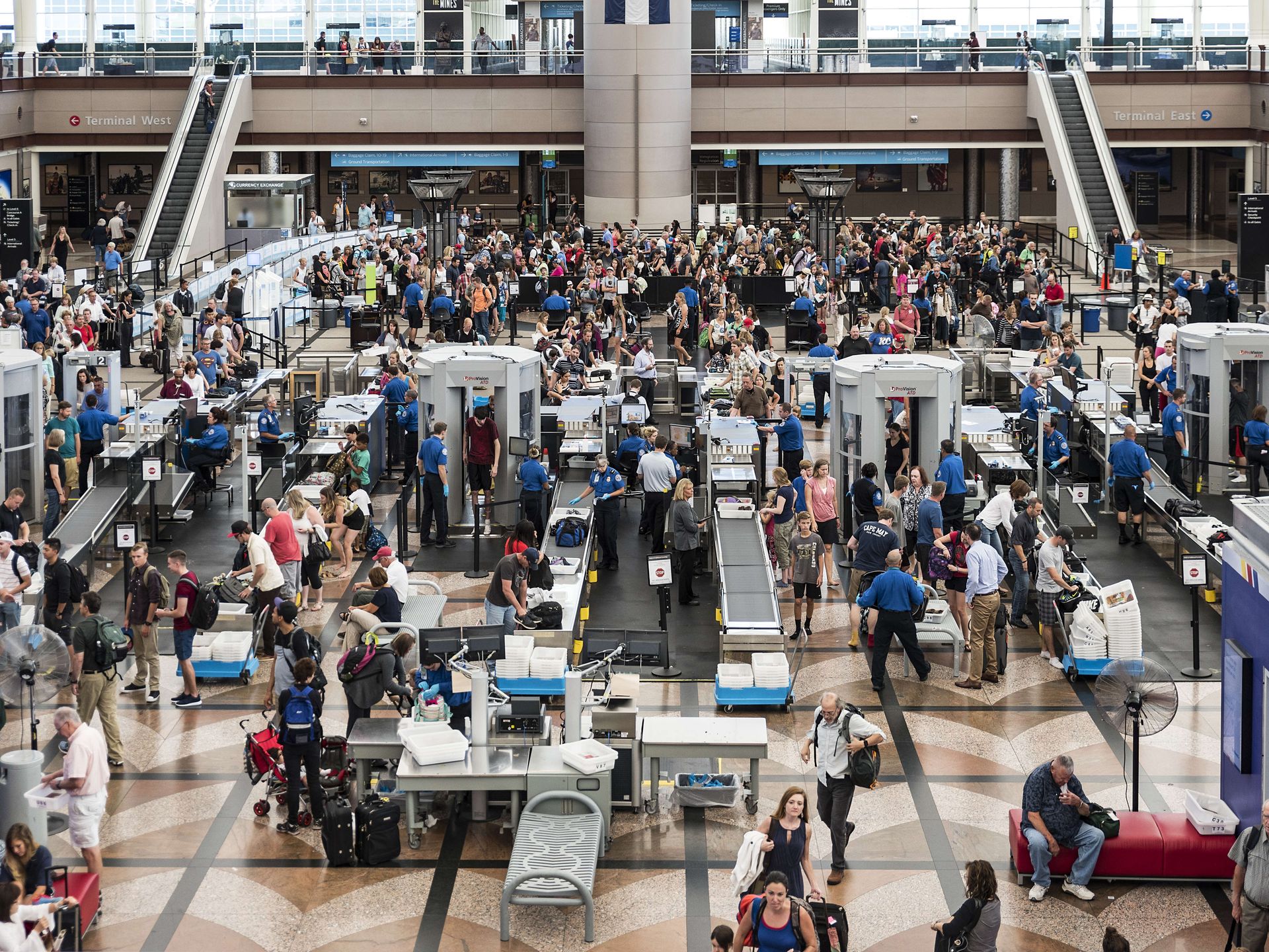 Government shutdown strains U.S. aviation system