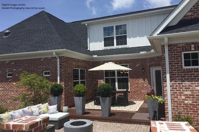 5233 Courtyard Ln yard