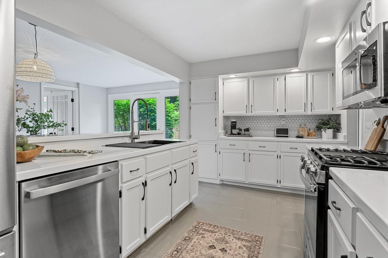 white modern kitchen