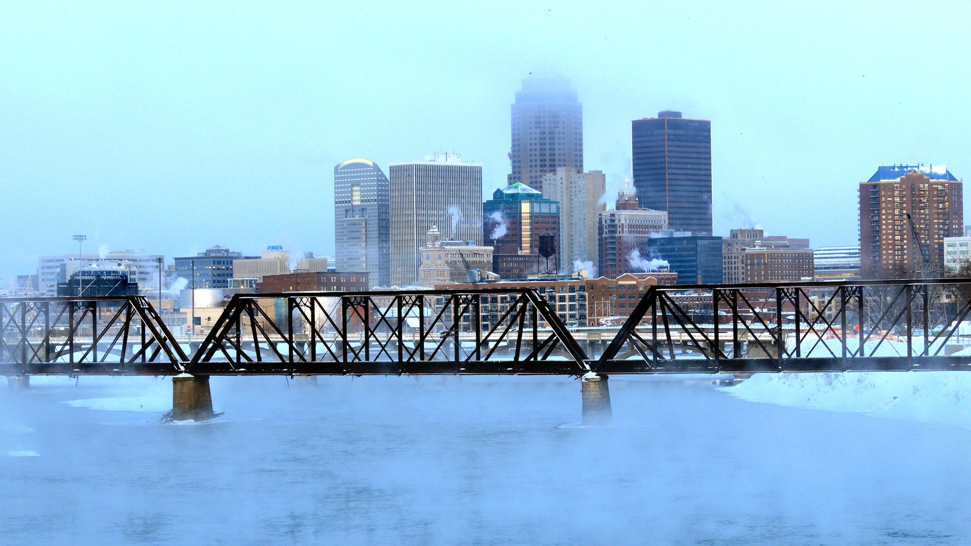 A photo of the Des Moines skyline.