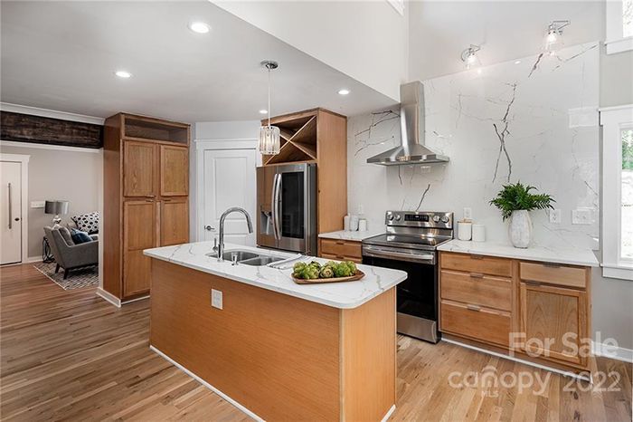 3532 Clardy Ct kitchen