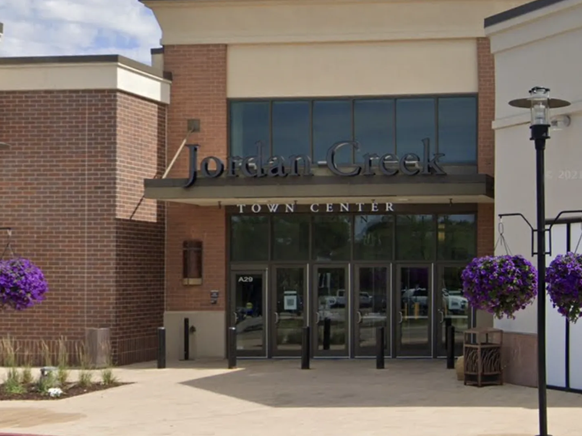 West Des Moines Jordan Creek mall enters its renaissance shopping era Axios Des Moines