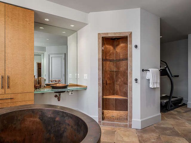 1617 Queens Road master bathroom