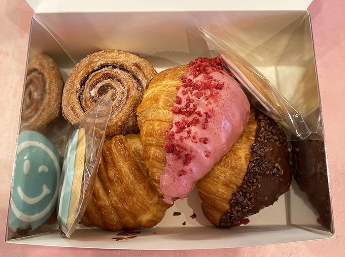 Suárez Bakery. Photo: Emma Way/Axios