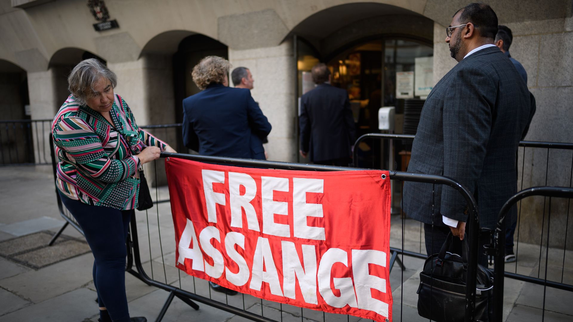 Assange protestors outside courtroom