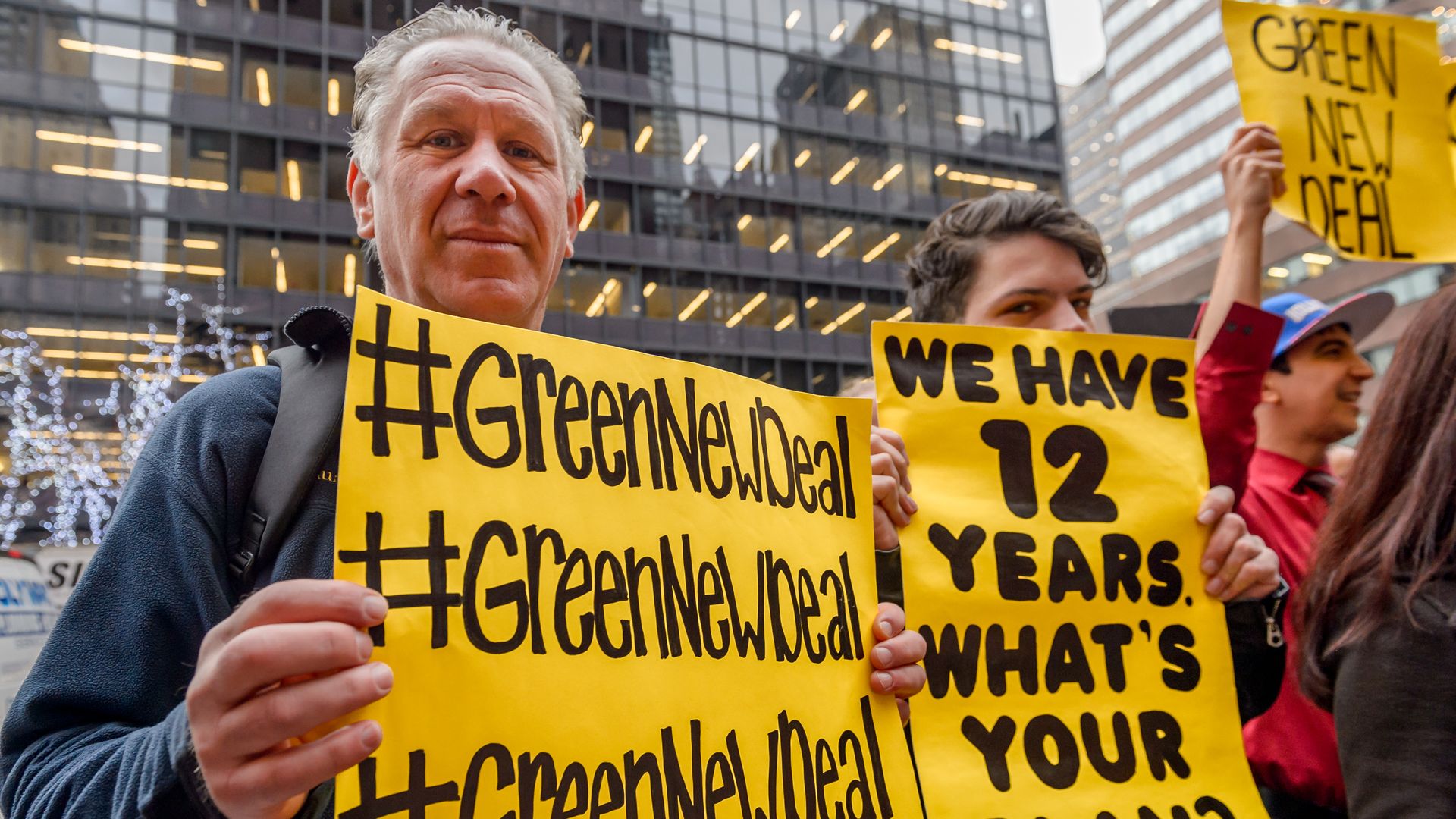 Green New Deal picketers 