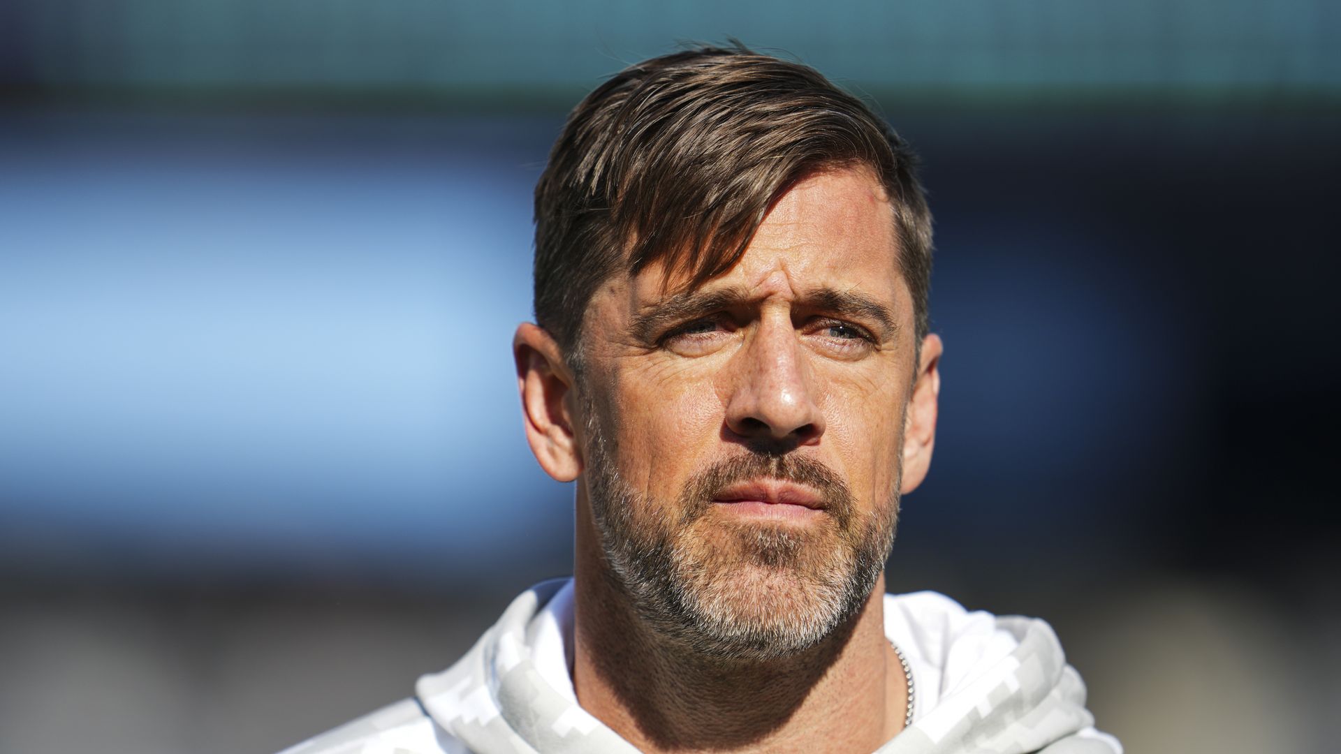  Aaron Rodgers #8 of the New York Jets warms up prior to an NFL football game against the Indianapolis Colts at MetLife Stadium on November 17, 2024 in East Rutherford, New Jersey. (Photo by Cooper Neill/Getty Images)