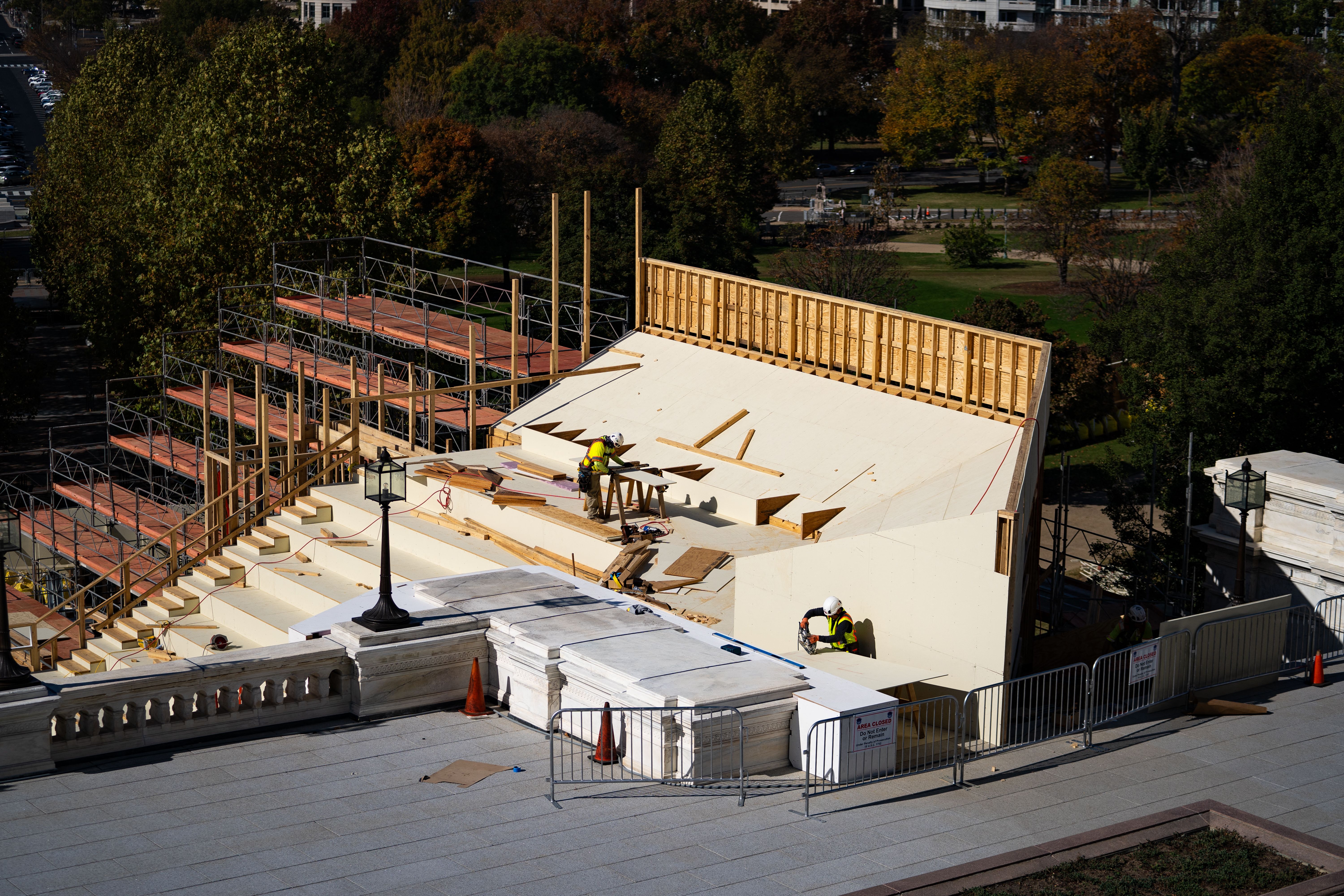 A photo showing construction at the U.S. Capitol for the presidential inauguration.