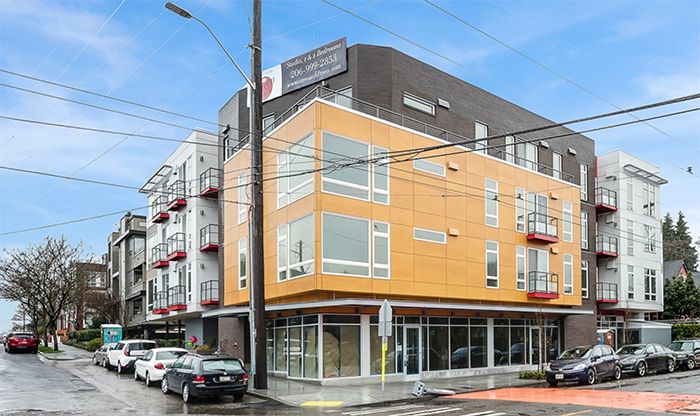 charlotte-apartment-architecture-wooden-exterior